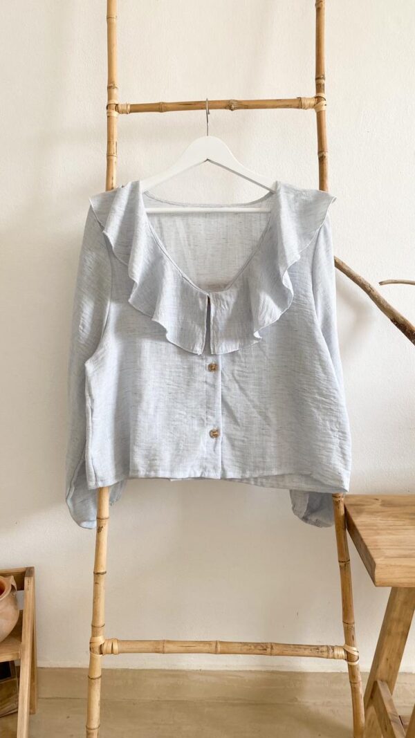 Art.635 Blusa con volado